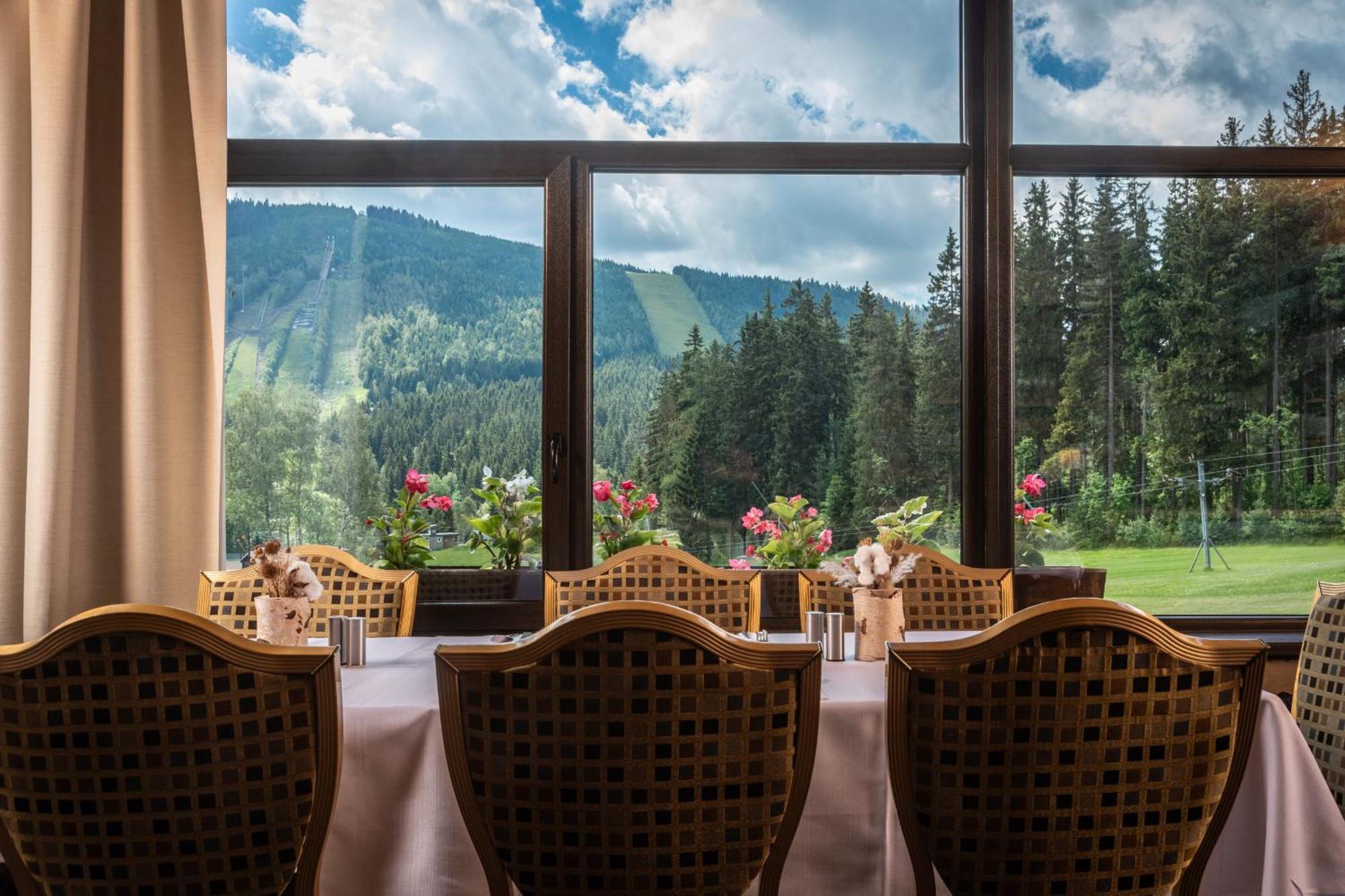 Wellness Hotel Sedy Vlk Harrachov Exterior photo